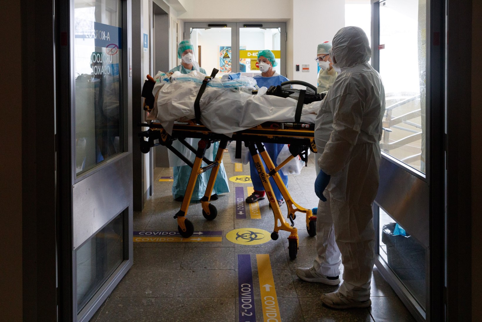 HEAD JA HALVAD PÕHJUSED: miks haiglaravil koroonapatsientide hulk nõnda järsult kukkus