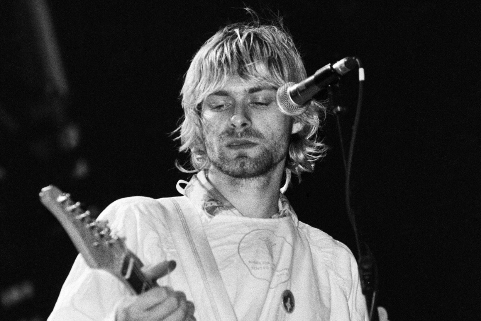 MIDAGI OOTAMATUT: oksjonil müüakse Kurt Cobaini juukseid!