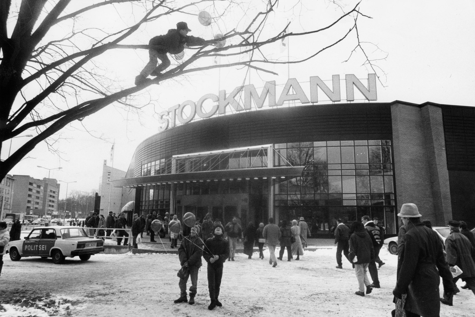 MEENUTUS | POMMID JAHUTASID OSTUBUUMI: Stockmanni kaubamajas lõhati neid päevaga lausa kaks