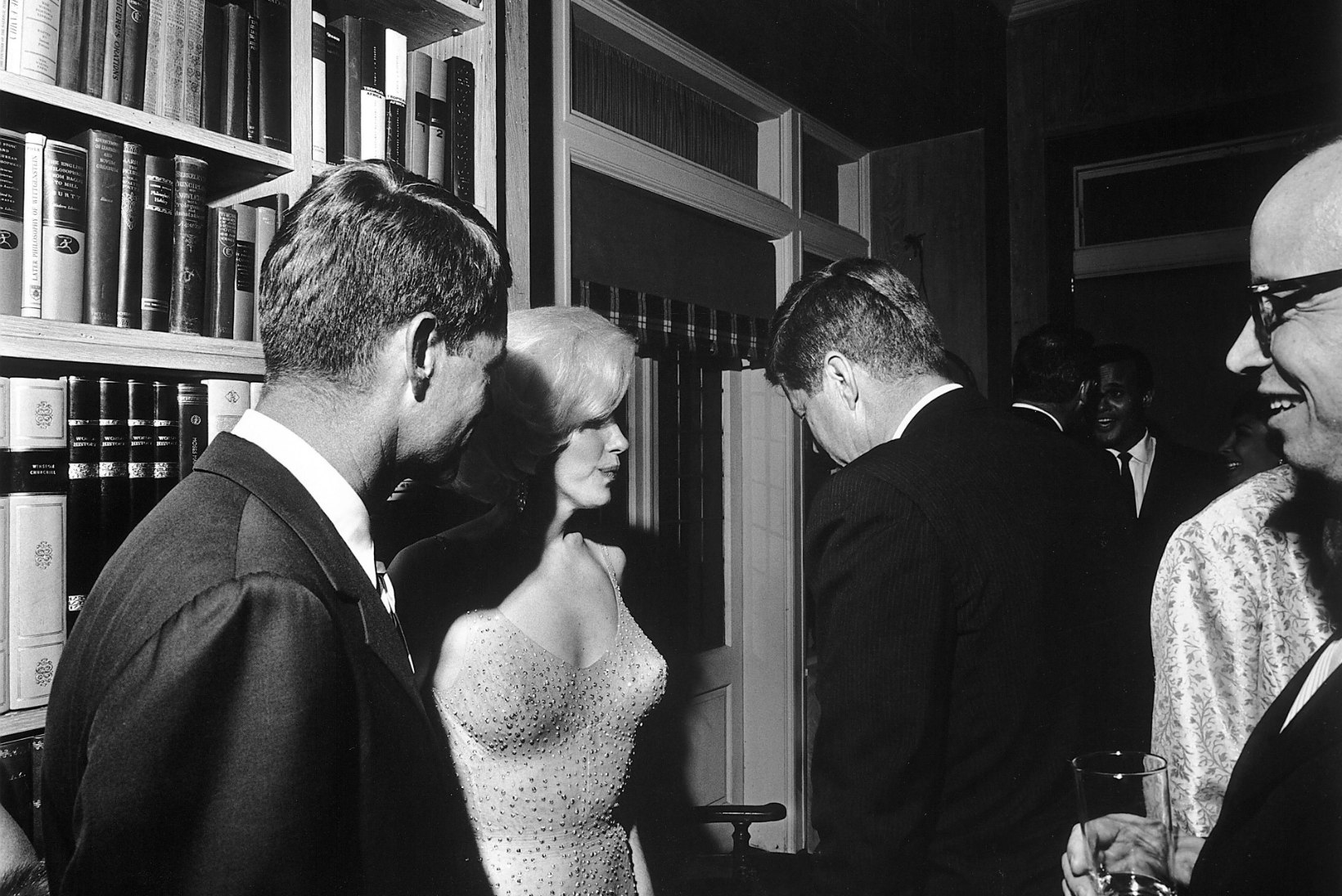 Marilyn Monroe skandaalseim kleit pani publiku ahhetama: küllap arvasid kõik, et seisin laval alasti