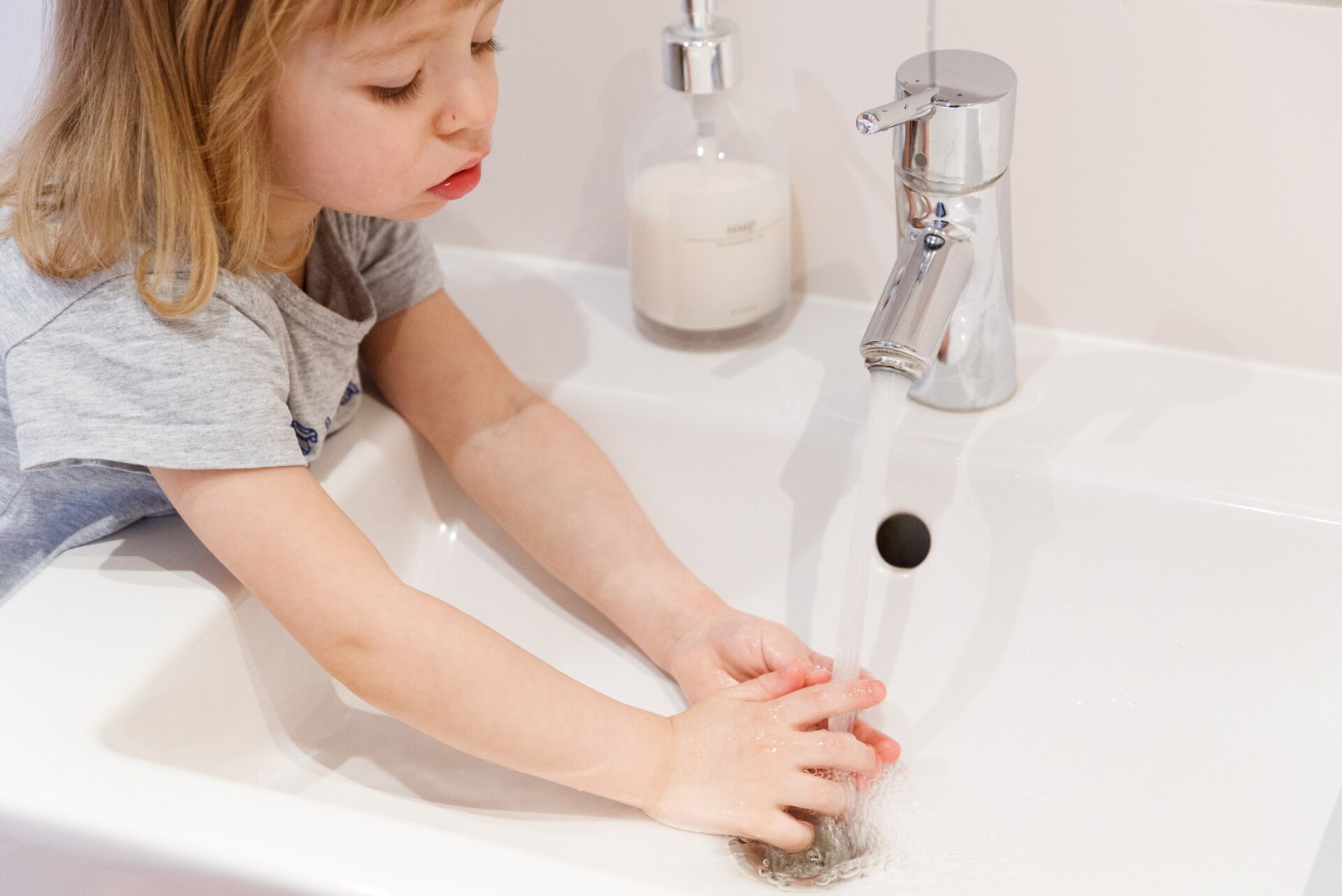 PESTA VÕI DESINFITSEERIDA? 8 kõige sagedasemat küsimust kätepesu kohta