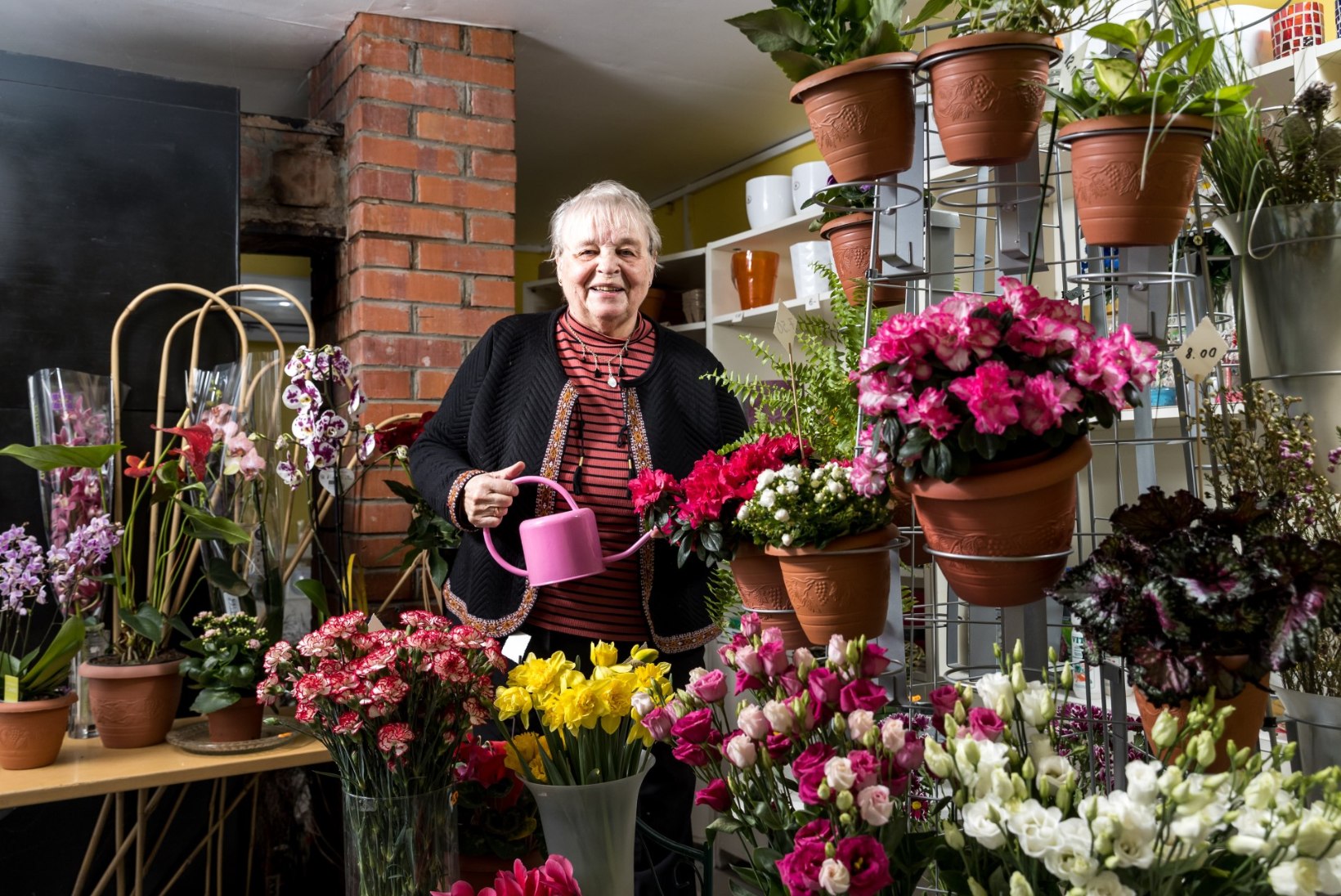 69aastaselt väikeettevõtjaks!  Aiandushobi tegi Turbas elavast Viivest lillepoe perenaise