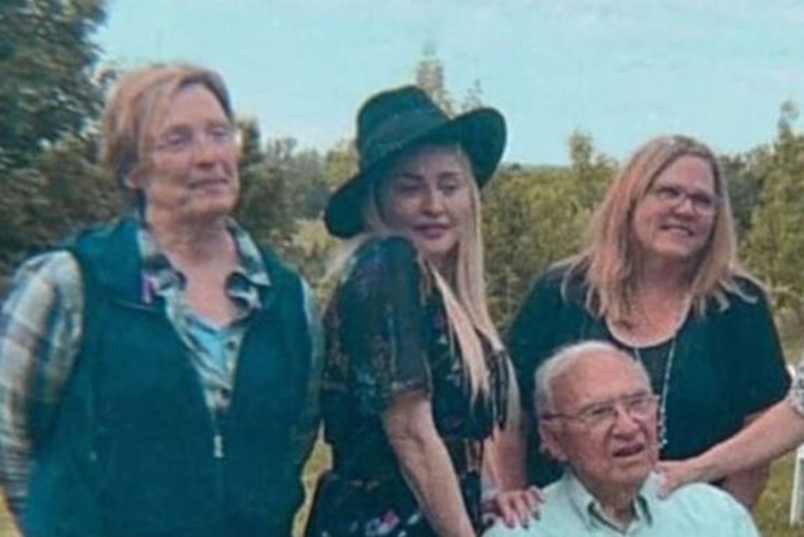 Madonna isa sai 90aastaseks – vaata, kuidas näevad välja sekspommi õed!