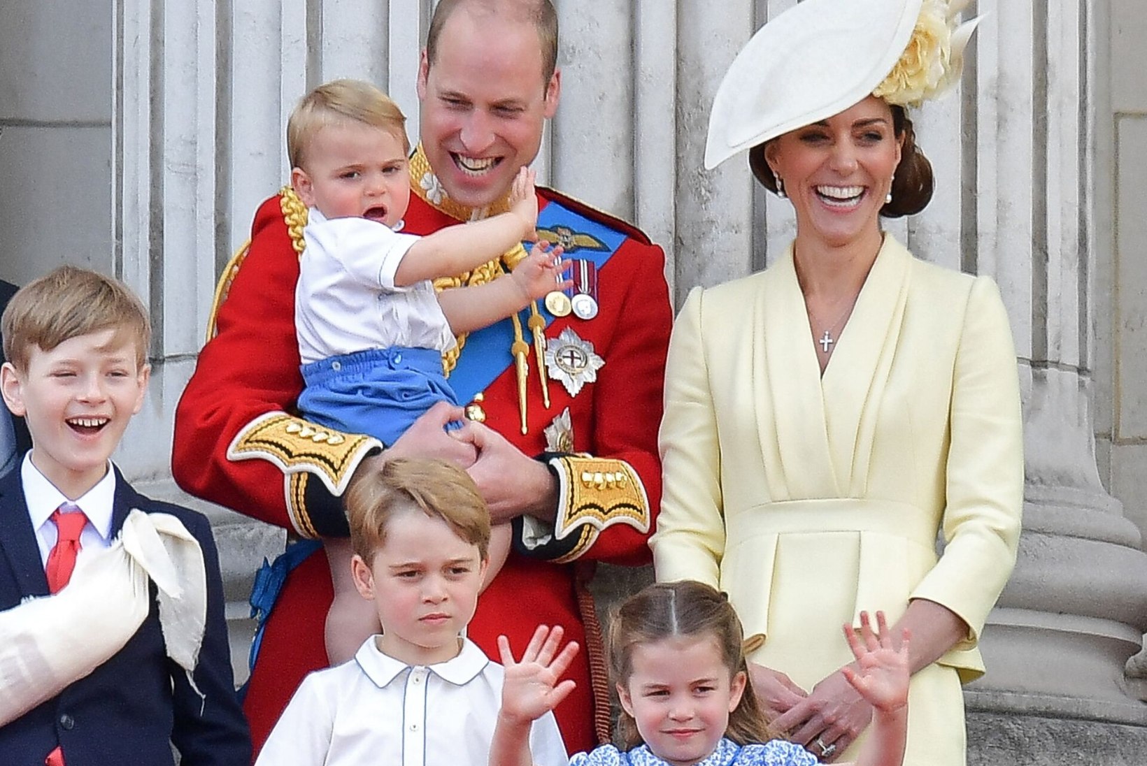 VIDEO | Prints George ja printsess Charlotte tegid koos isaga üllatava etteaste