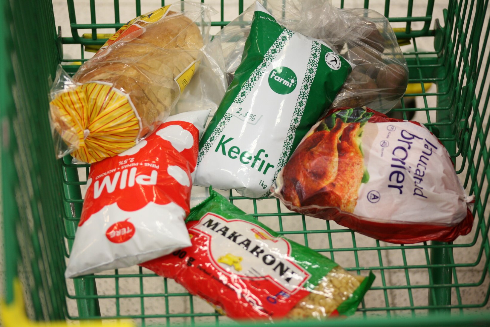 E-POODIDE PEALETUNG: kuidas mõjutas koroona-aasta eestlaste toiduoste? Kes valisid kodumaist? Milliste kaupade puhul hind ei loe?