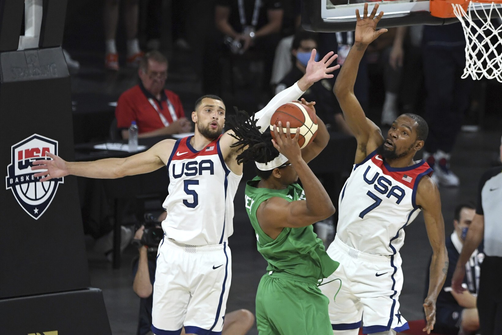 VIDEO | NBA tähtedega USA korvpallikoondis teenis olümpia eel ootamatu kaotuse