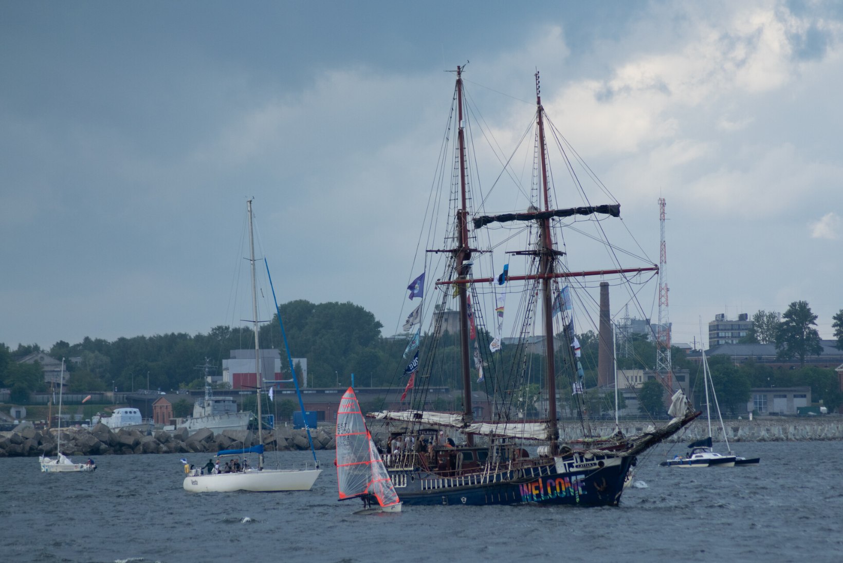 GALERII | Suurejooneline purjelaevade paraad Tallinna lahel