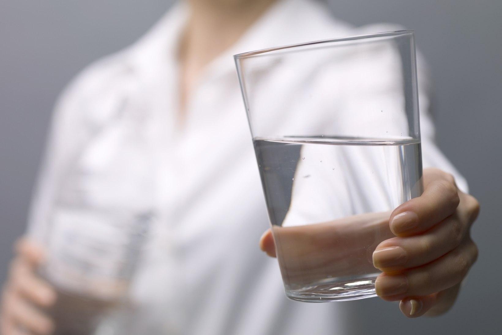 ARST SELGITAB: mida teha, kui lähedane joob kaalust allavõtmiseks liiga palju vett?