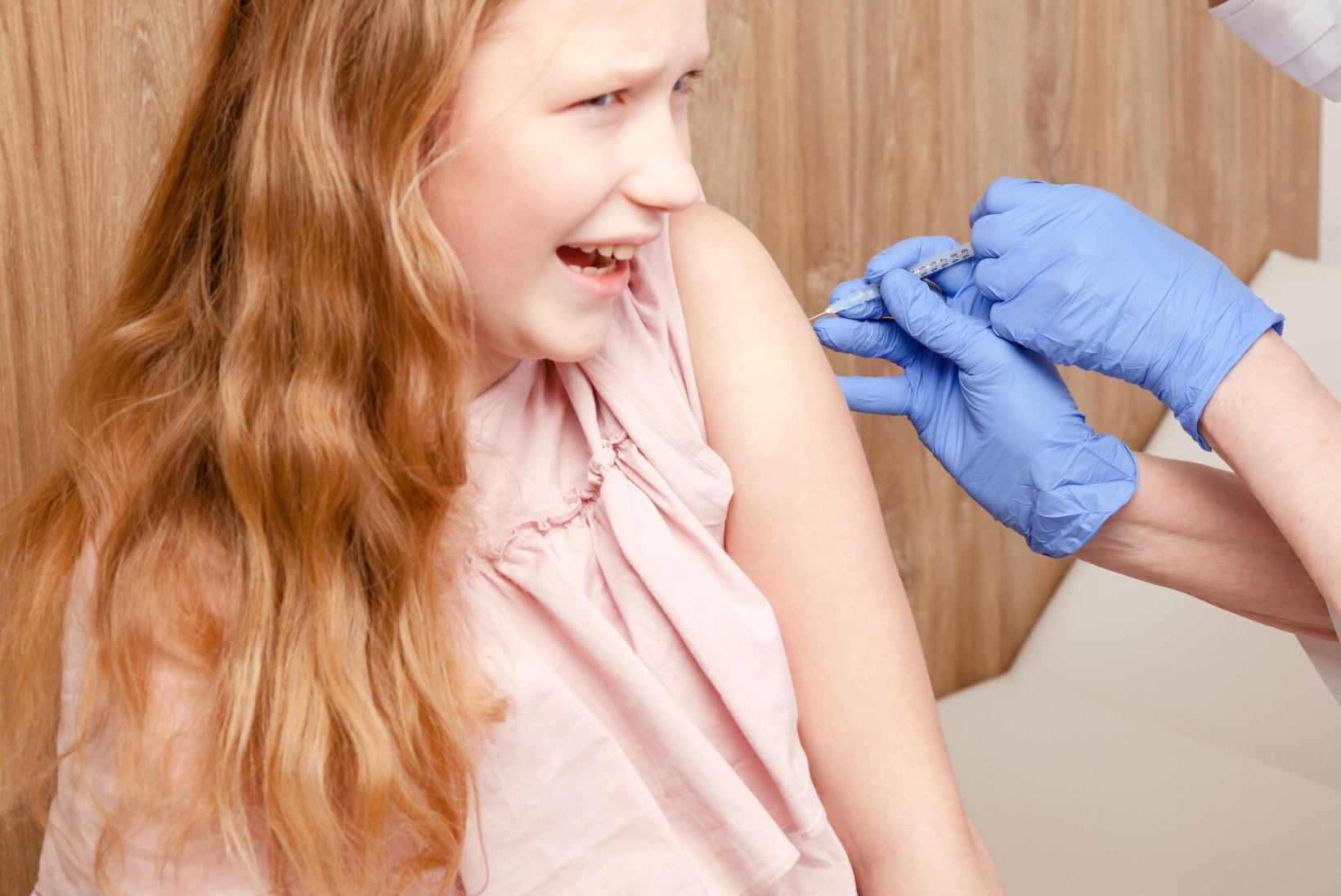 MURELIK LAPSEVANEM: „Viiksin teismelise tütre kohe vaktsineerima, kui oleks rohkem infot. Kas see on ikka ohutu?“