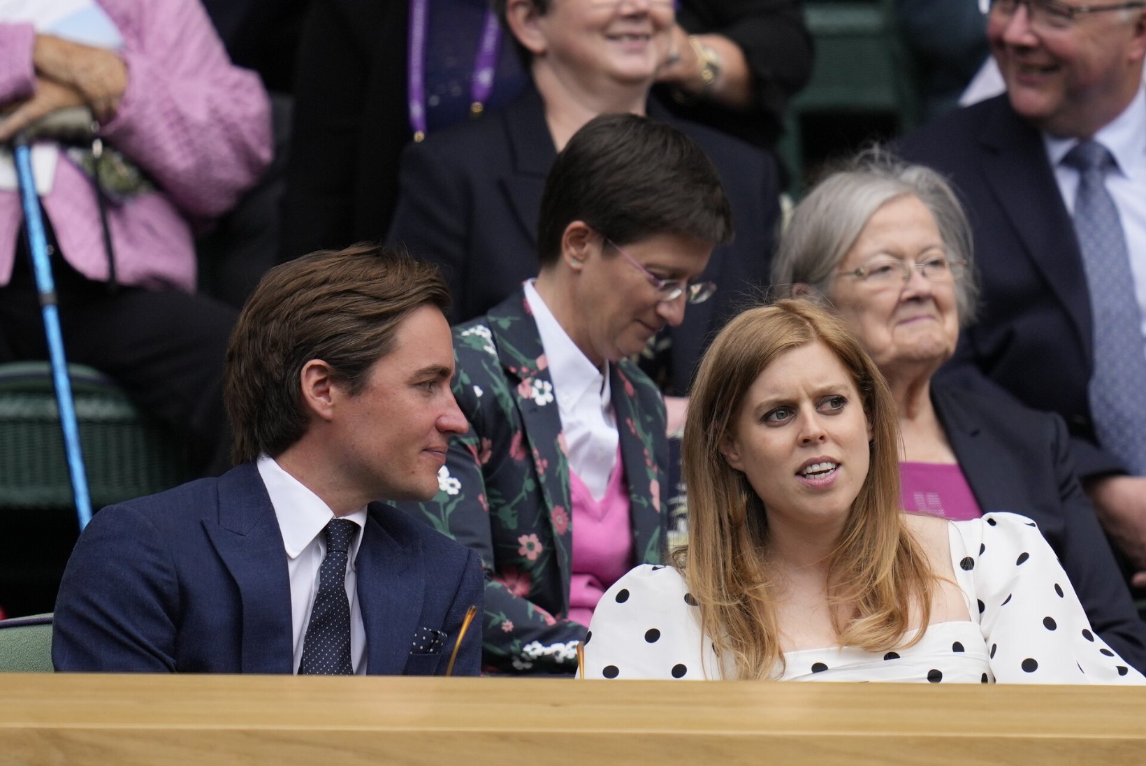 Printsess Beatrice näitas Wimbledonis oma rasedakõhukest