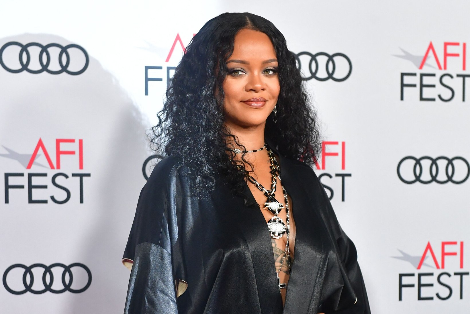Rihanna parfüüm müüdi mõne tunniga läbi
