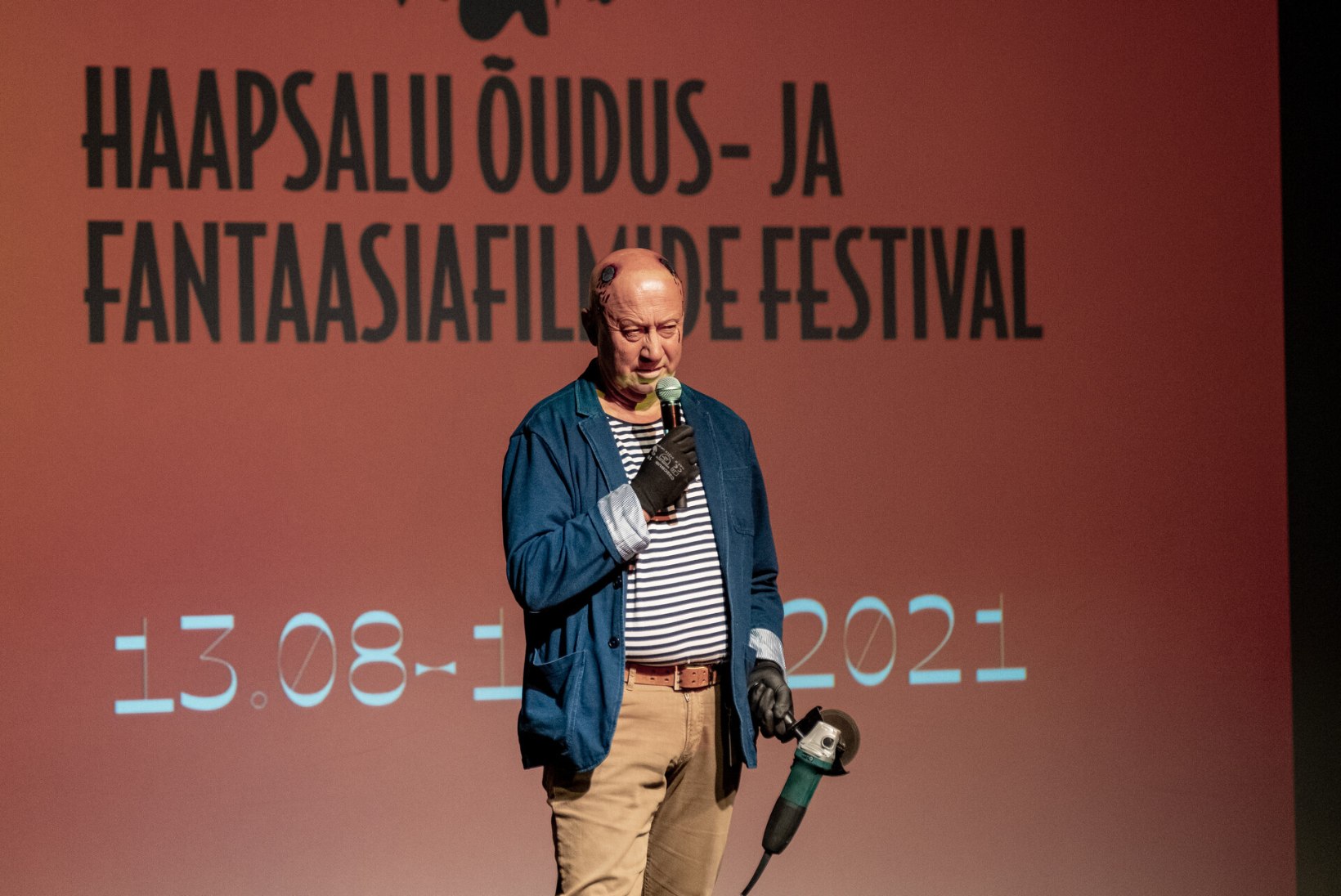 GALERII | Ketaslõikuri undamise saatel sai alguse Haapsalu õudus- ja fantaasiafilmide festival