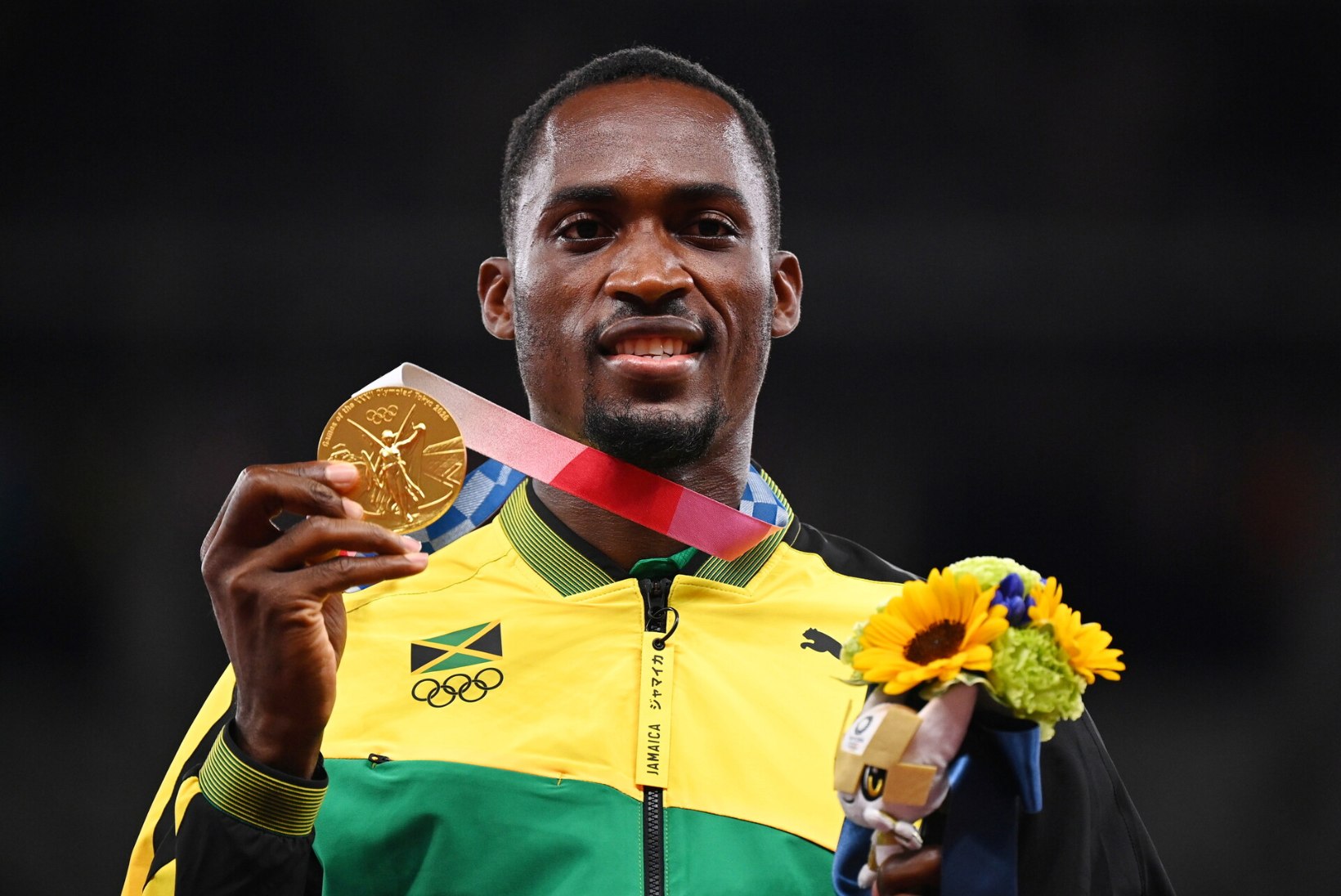 LIIGUTAV LUGU: Jamaica tõkkejooksja jäänuks olümpiakullata, kui Jaapani vabatahtlik poleks talle taksoraha andnud