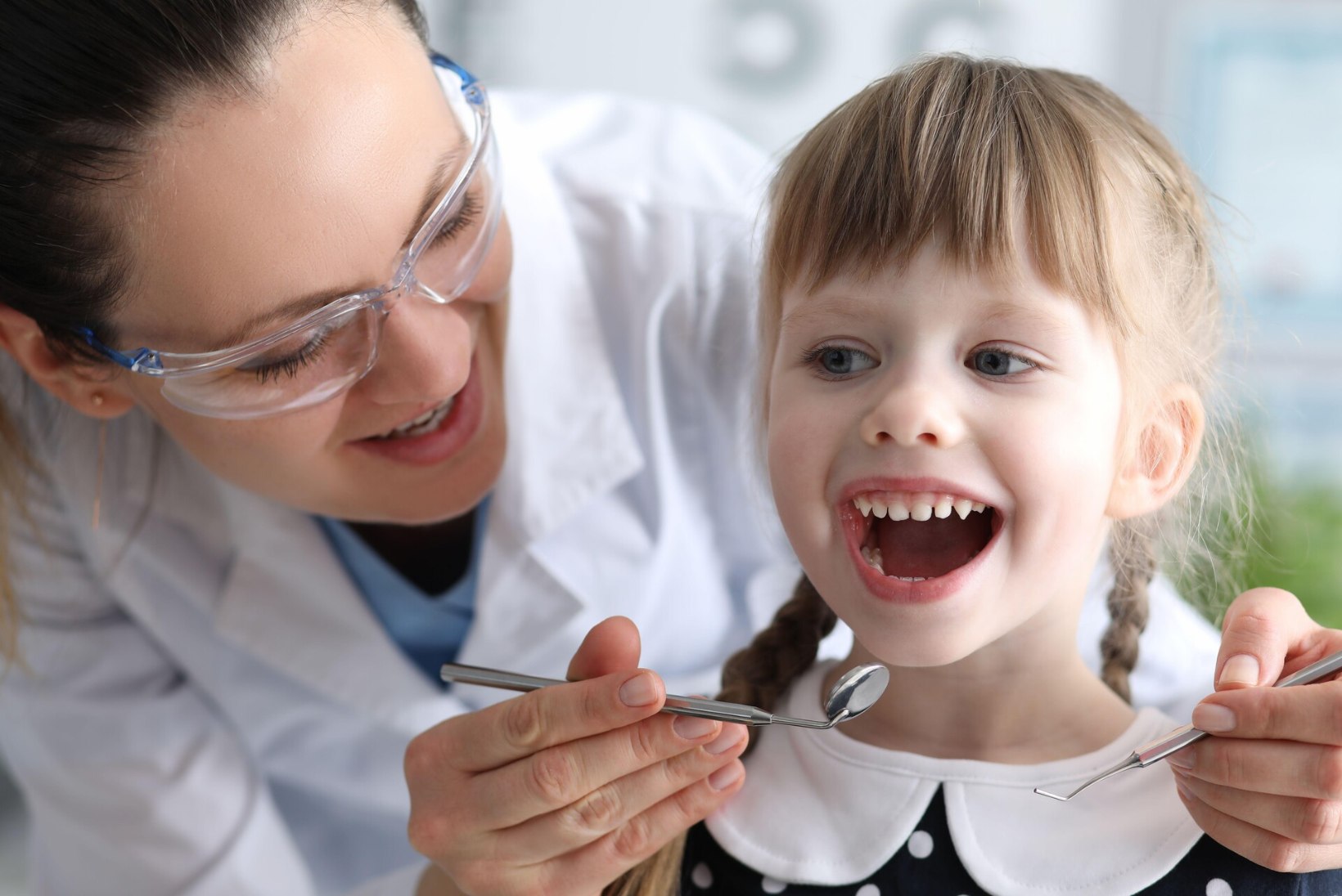 Millal viia laps hambaarsti juurde? Arst soovitab esimeseks visiidiks juba sellist vanust