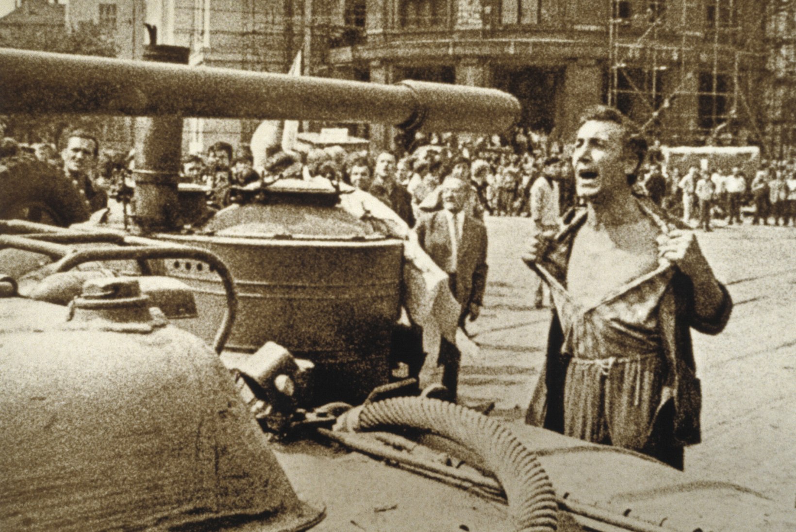 „Praha kevade“ lõpetamiseks tungisid Nõukogude väed 21. augustil 1968 Tšehhoslovakkiasse: „Sotsialistlik süsteem on hädaohus!“