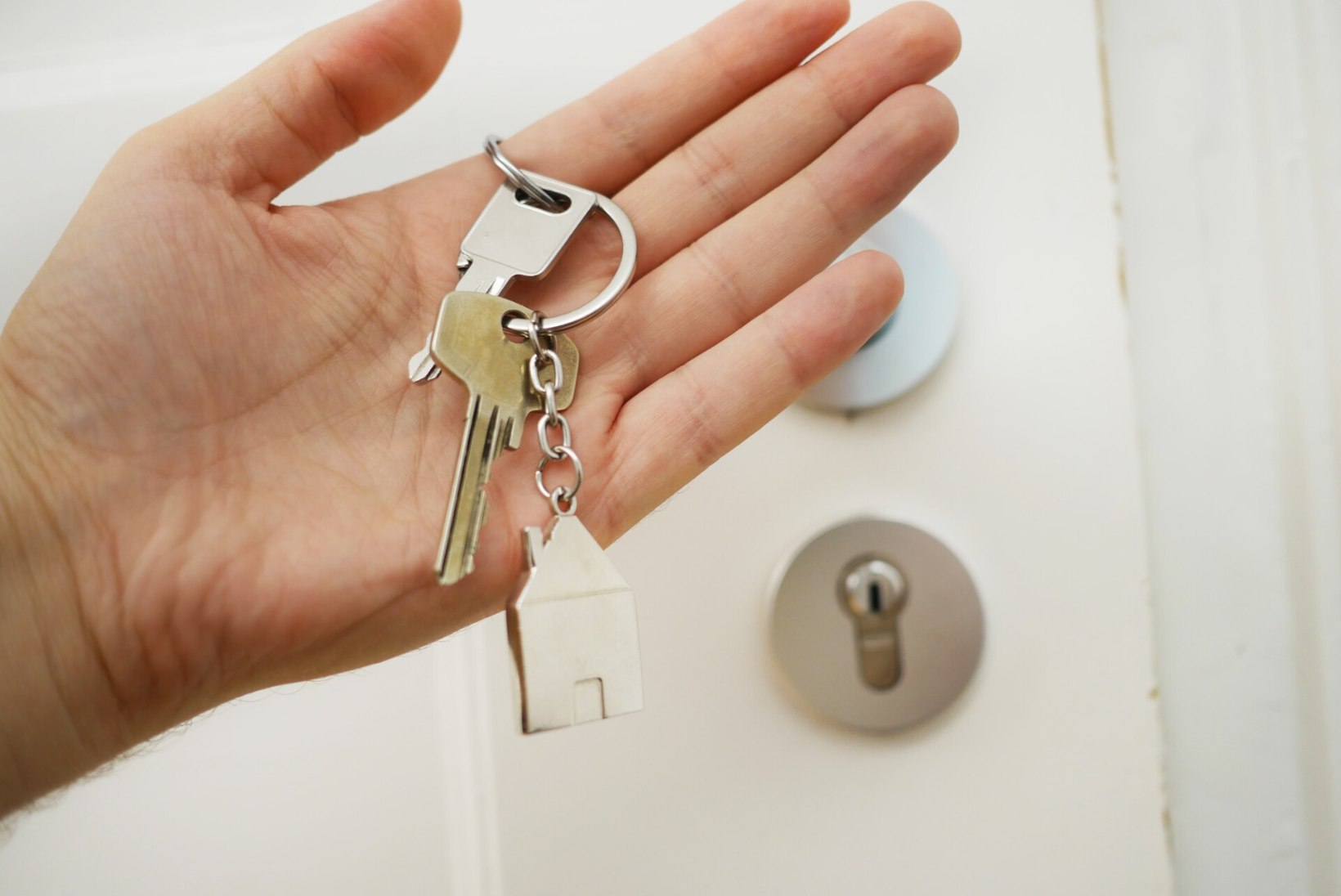 Edukalt koduomanikuks: soovitused, kuidas leida ülekuumenenud kinnisvaraturul oma uus kodu