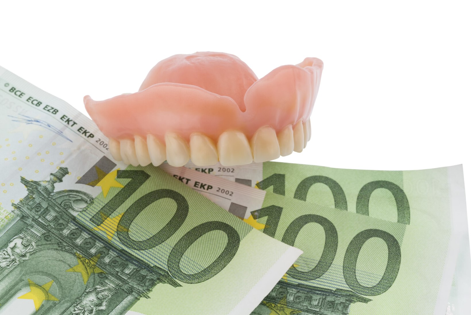 „Lasen panna kaks hambaimplantaati ja korrigeerin nahavigu.“ Kas pensioniraha kallale läks vaesem rahvas?