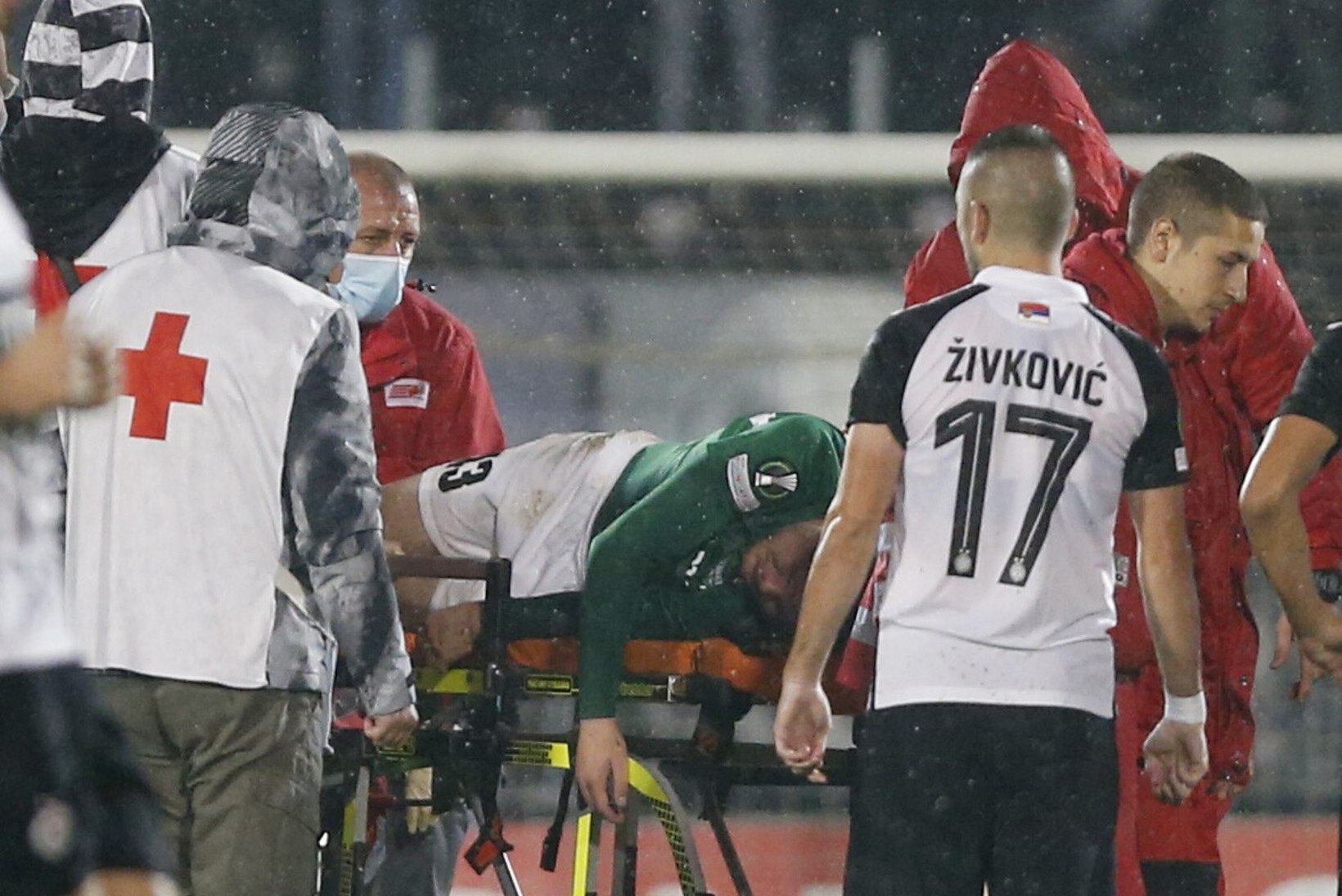 Flora kaotas Partizanile, keskkaitsja Seppik viidi staadionilt kiirabiautoga minema