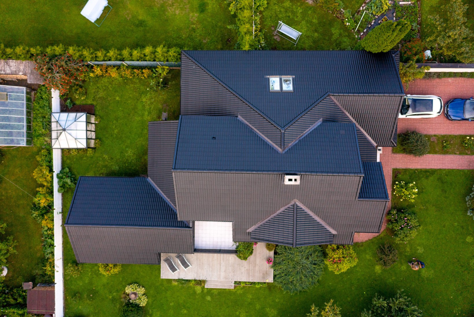Lainelistest betoonkividest on saanud üks soodsamaid katusematerjale Eestis