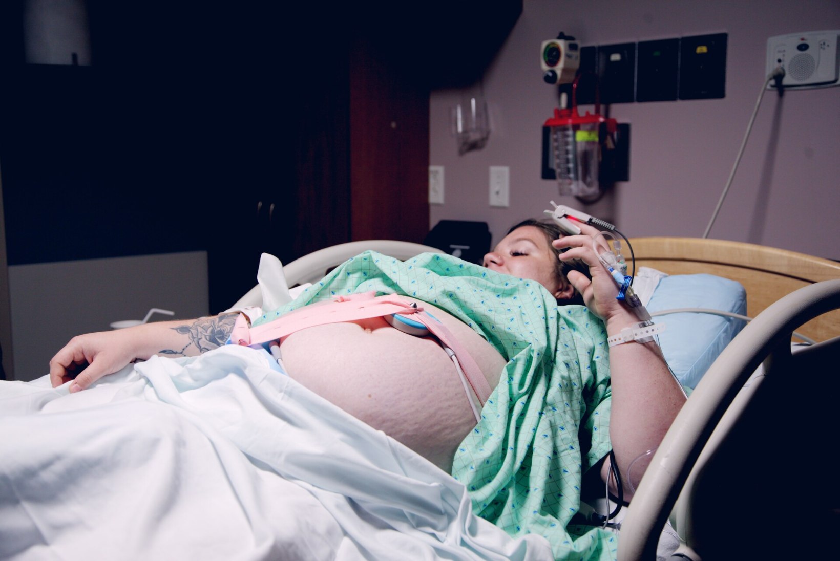 „LÕBUS“ VIDEO | Naised on kõikvõimsad ehk Mehed testivad sünnitusvalude simulaatorit