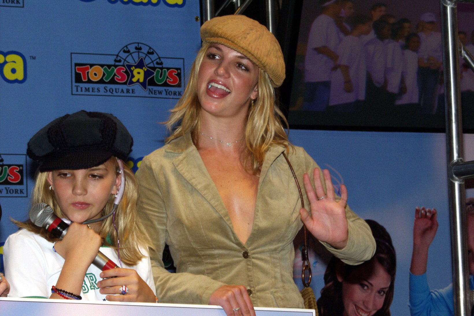 KISMA: Britney ja tema noorem õde klaarivad avalikult arveid