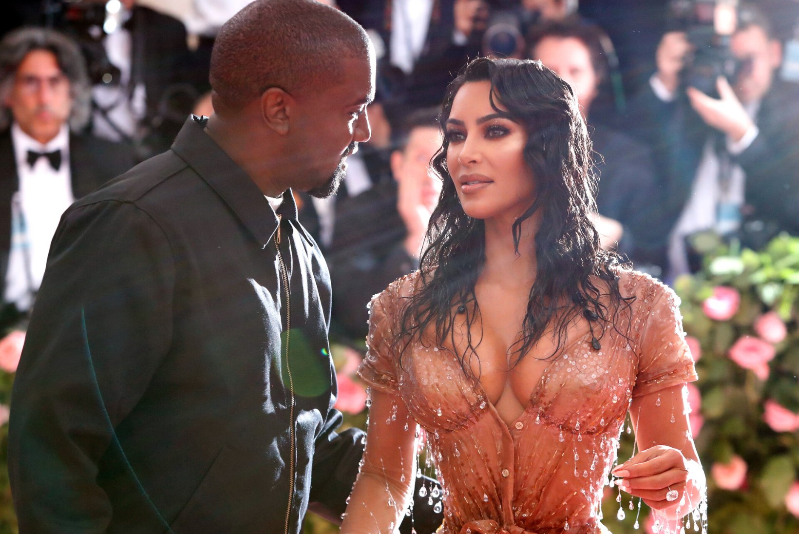 Kanye levitab kõlakaid, et Kimi uus silmarõõm põeb aidsi