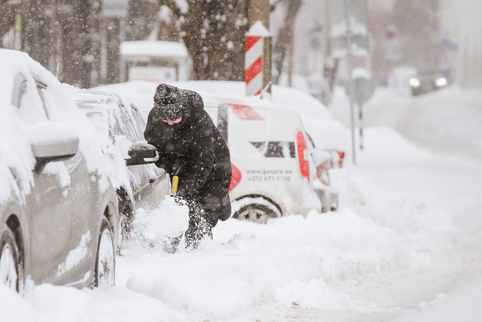 ILMATEENISTUS HOIATAB: nädalavahetusel oodata erakordselt tugevat lumesadu ja keerulisi ilmaolusid
