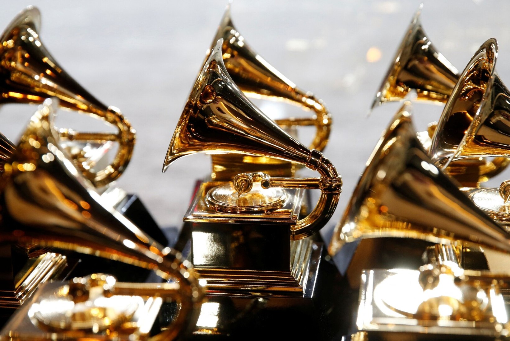 Grammyde jagamine lükati määramata ajaks edasi