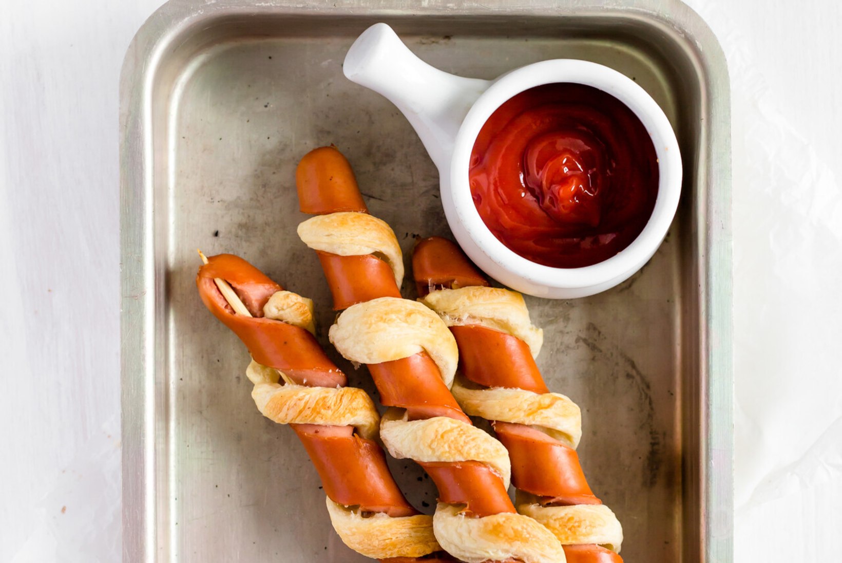 LAPSED KÖÖGIS | Siiruviiruline hot dog