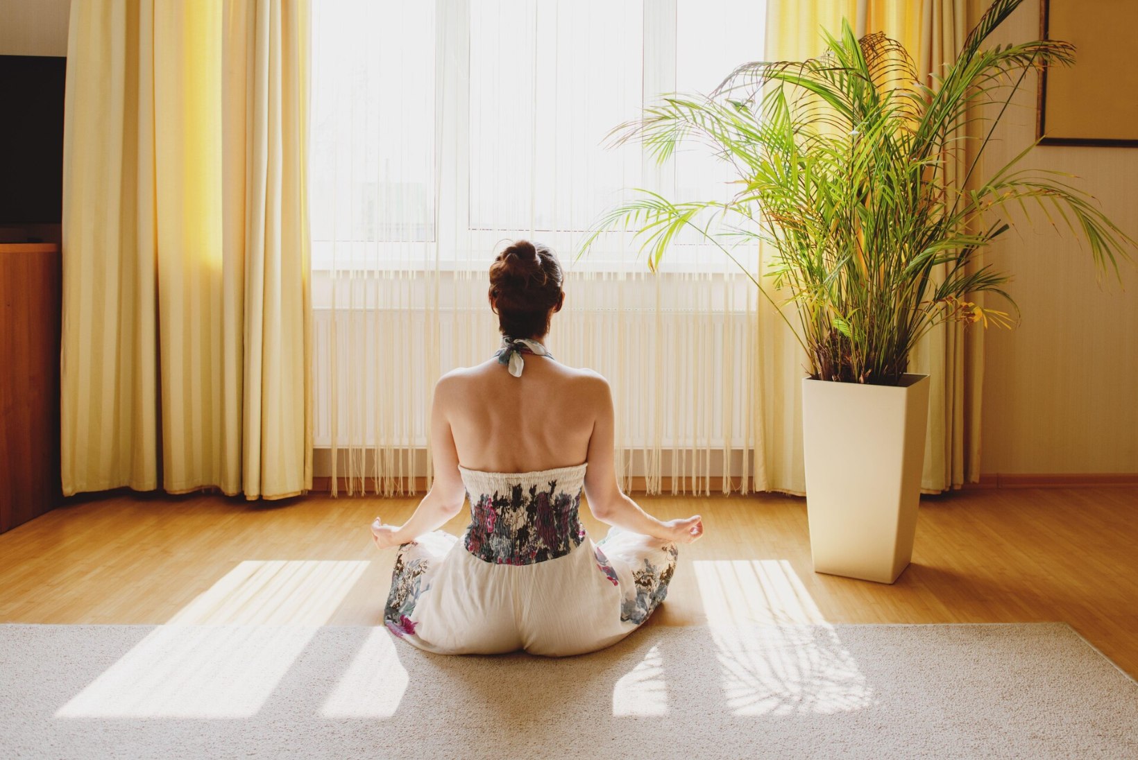 NAISED JAGAVAD KOGEMUSI: kas trendikad mindfulness-äpid muudavad tõesti elu paremaks?