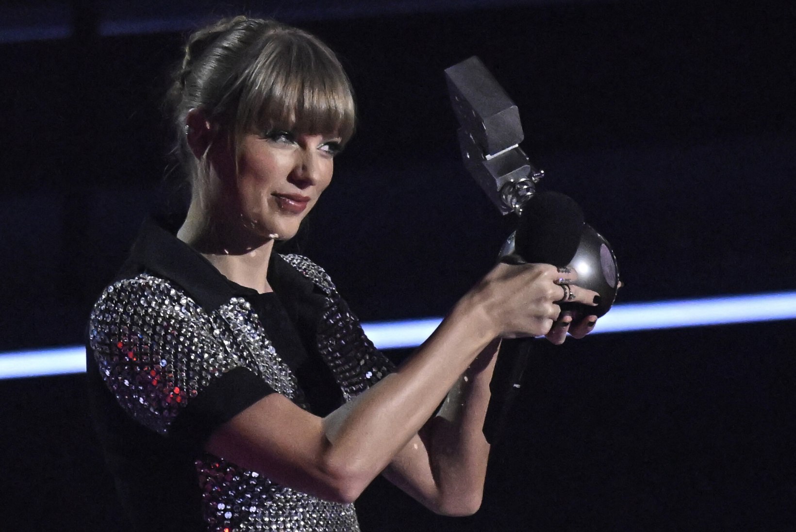 MTV EMA auhinnagalal võidutses Taylor Swift
