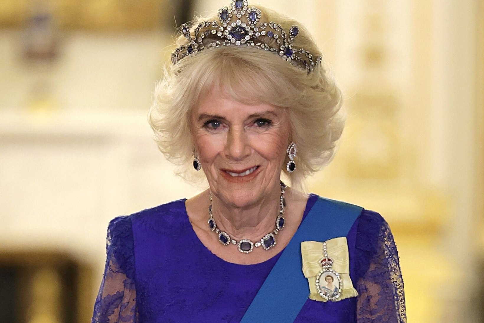 AJALOOLINE HETK: Camilla kandis esmakordselt Elizabeth II diadeemi
