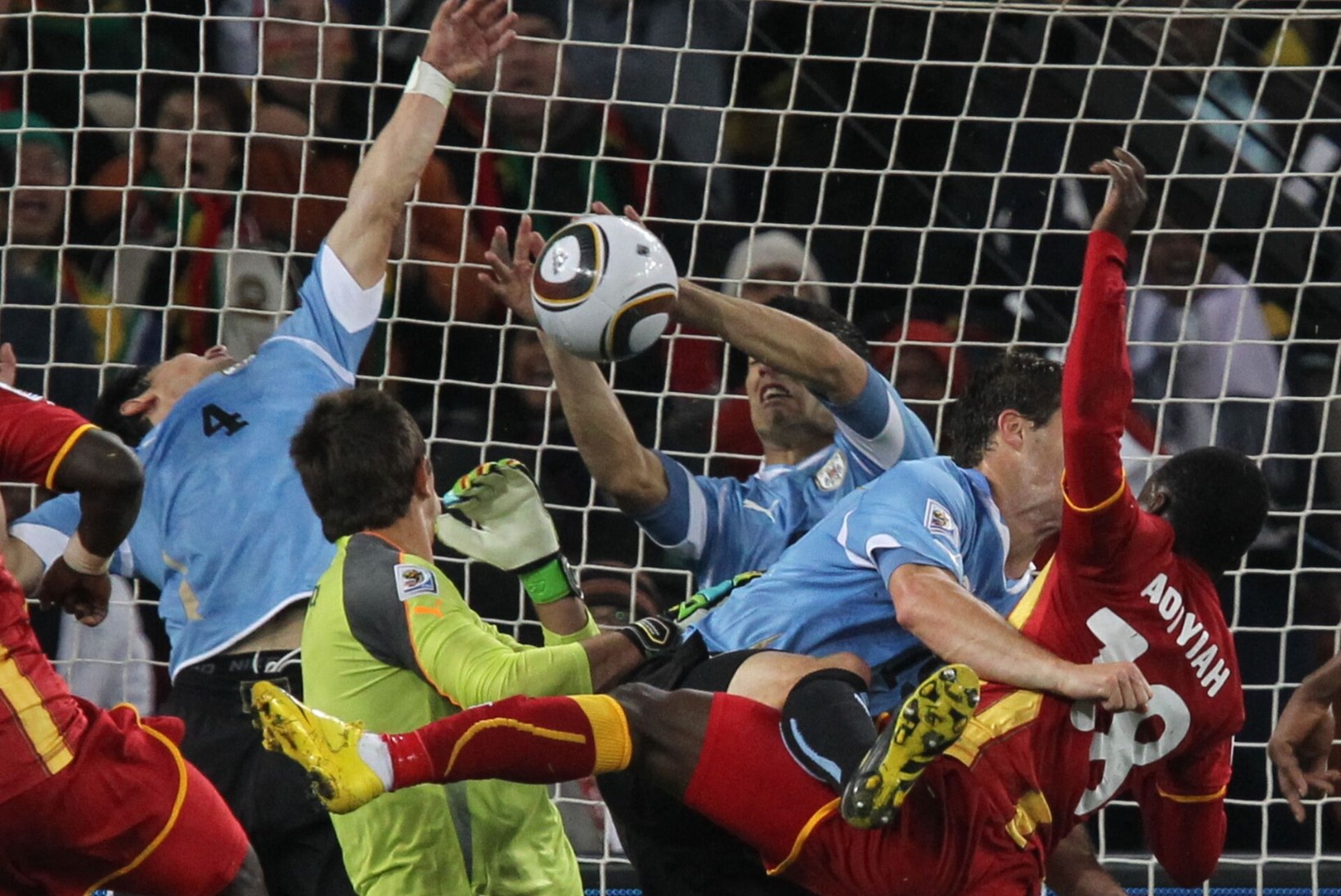 Käsipallur Suárez ei soostunud Aafrika ees vabandama: ega mina penaltit mööda löönud