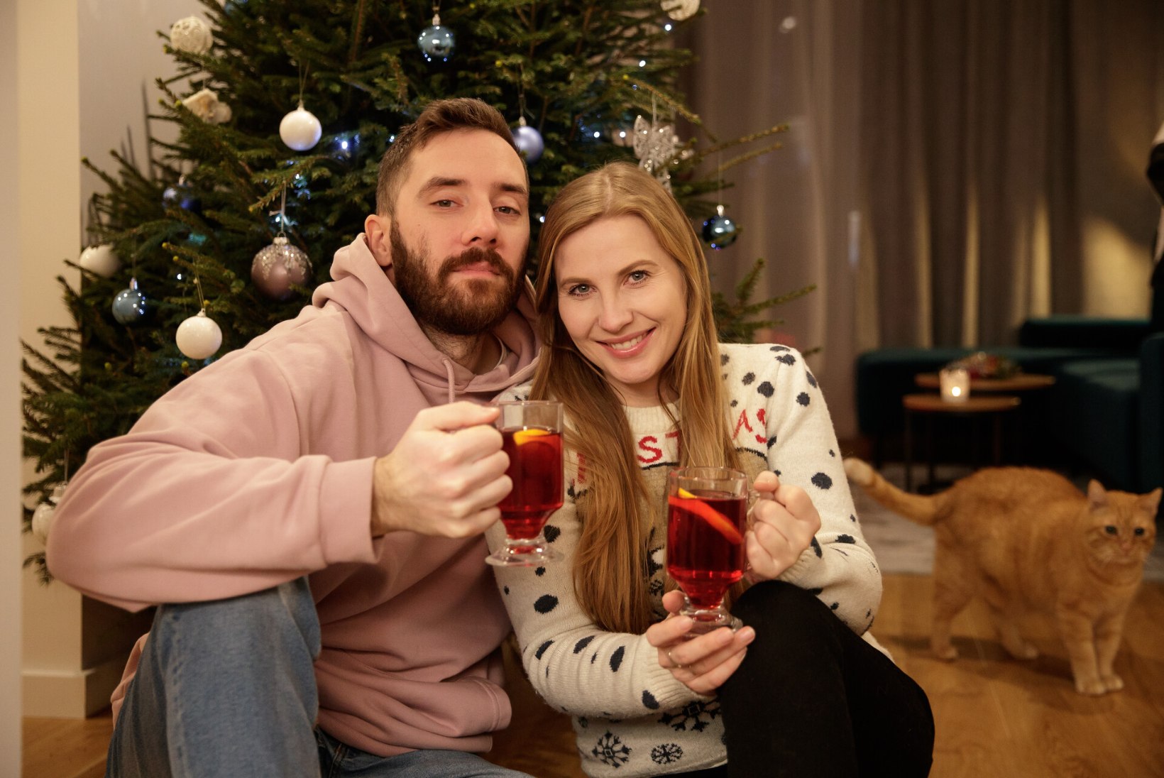 „SEDA KANNATAKS JUUA MITU KLAASI!“ | Eesti väiketootjate hõõgveinid panid keele laksuma – vaata, millisest pudelist tasub jõulurõõmu klaasi kallata!