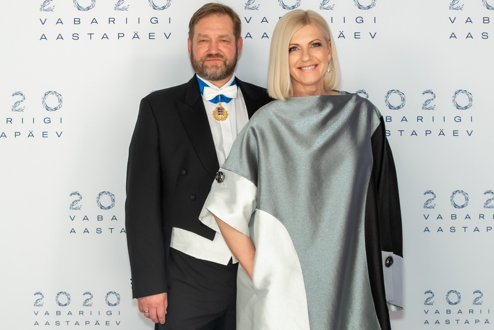 Ivari Padari abikaasa Kristel Voltenberg jätkab kulukat traditsiooni: pidu võib küll ära jääda, ent ilma kalli kleidita ei saa!