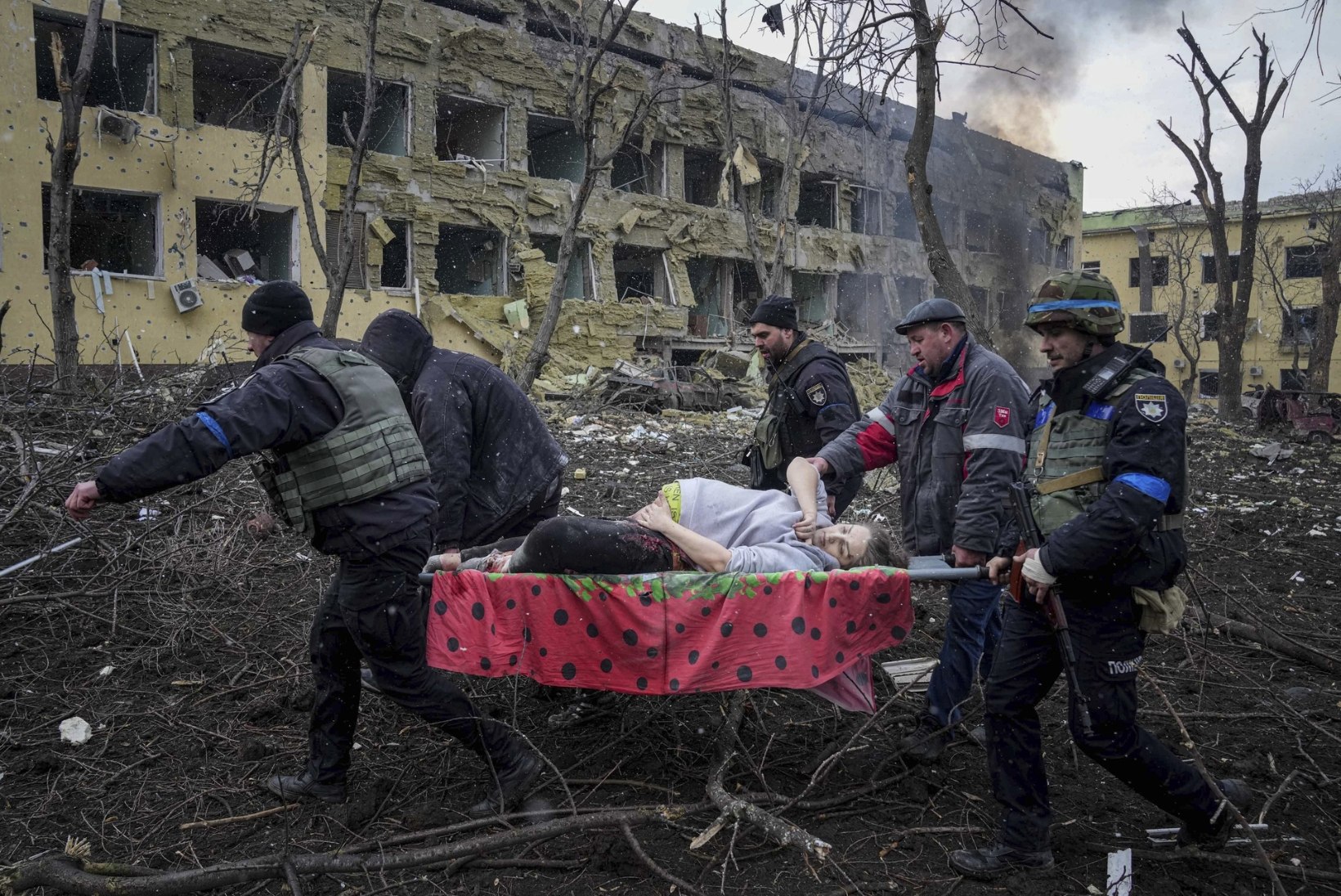 SÕJA JÕHKRUS: Mariupolis pommitati lastehaiglat