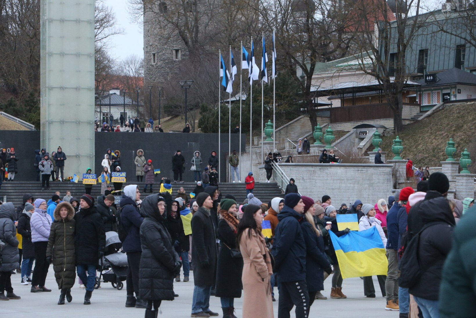 GALERII | UKRAINA HEAKS! Tallinna kesklinnas elati kaasa üleeuroopalisele heategevuskontserdile