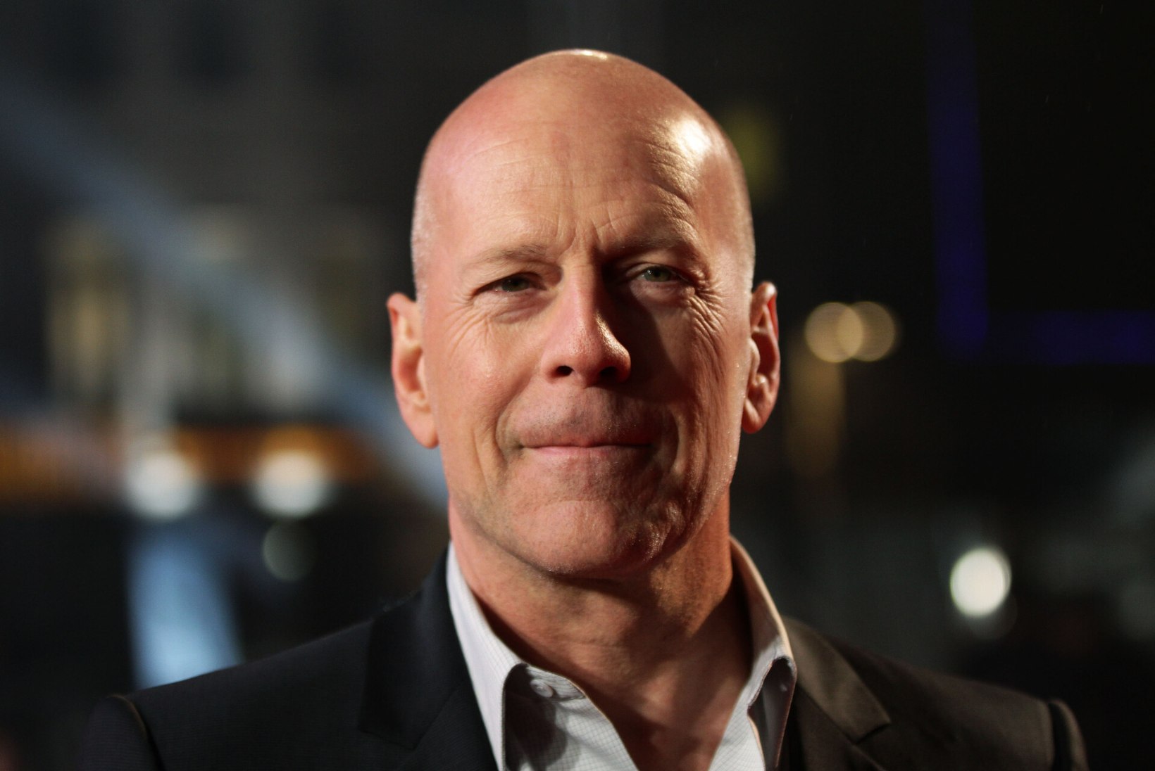 KURB! Bruce Willis teeb karmi diagnoosi tõttu näitlejatööga lõpparve