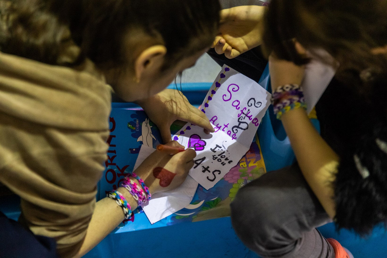 ÕHTULEHT MOLDOVAS | GALERII | Elu põgenikelaagris: ängistav koht, kus kohtuvad laste naeruhõiked ja vanemate pisarad, lootus helgemate päevade nimel ja teadmatus tuleviku ees