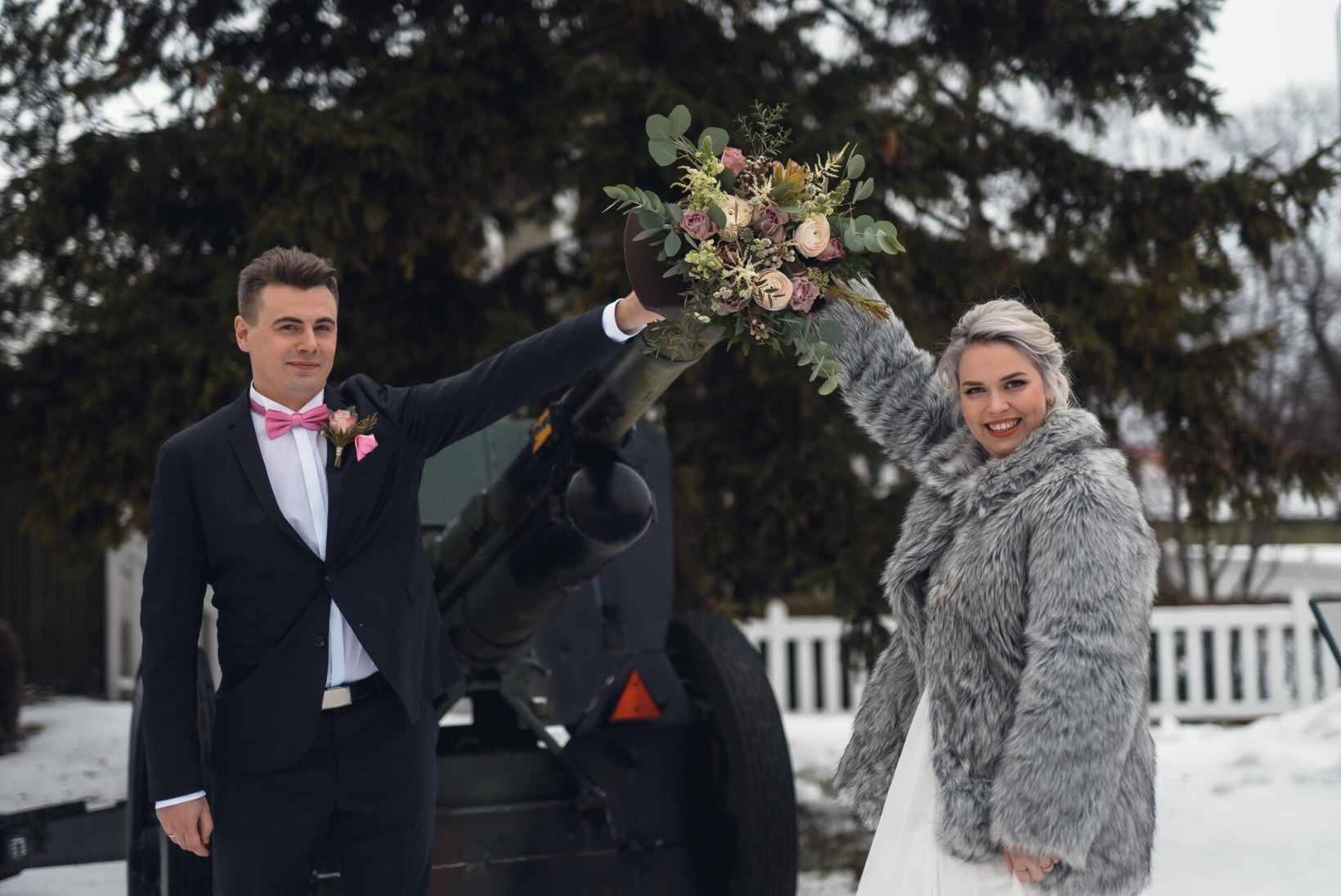 SAATUSLIK PULMAPILT! „Hingesoojuse“ saatejuht Heveli Veersalu abiellus vahetult enne Venemaa kallaletungi Ukrainale