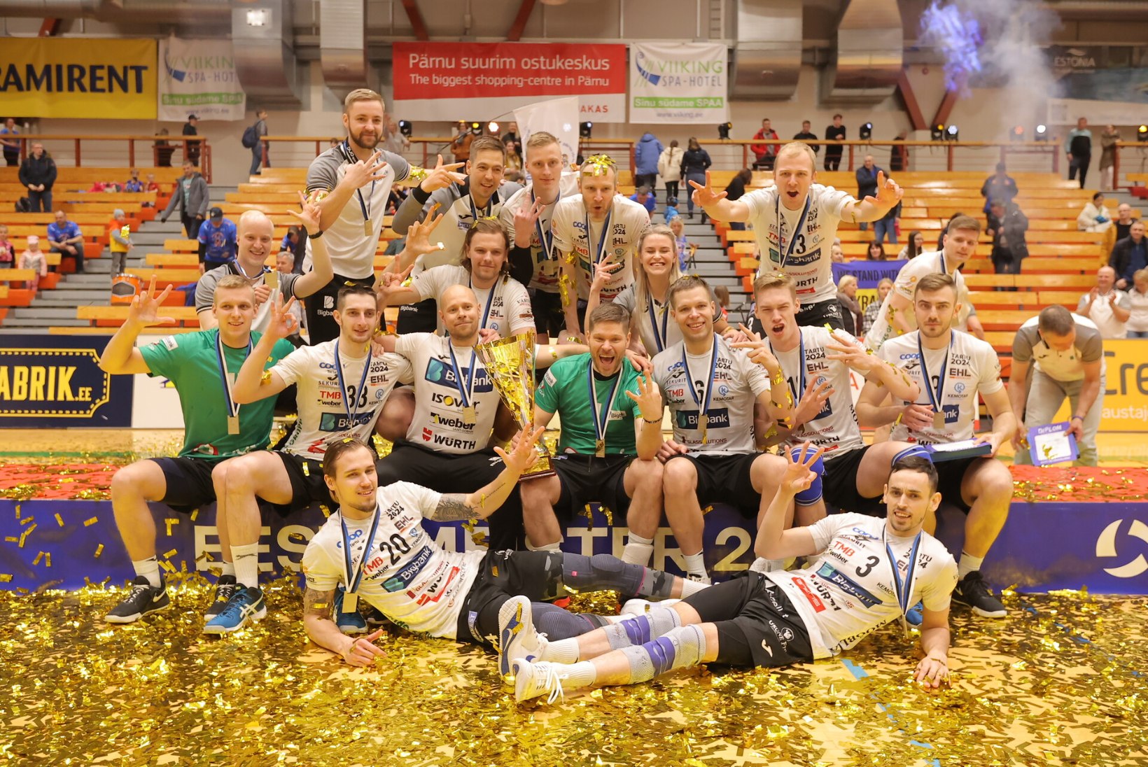 GALERII | Tartu võitis kõik, mis võita andis. Rikberg: Pärnu pani kolmanda käigu pealt otse viienda-kuuenda