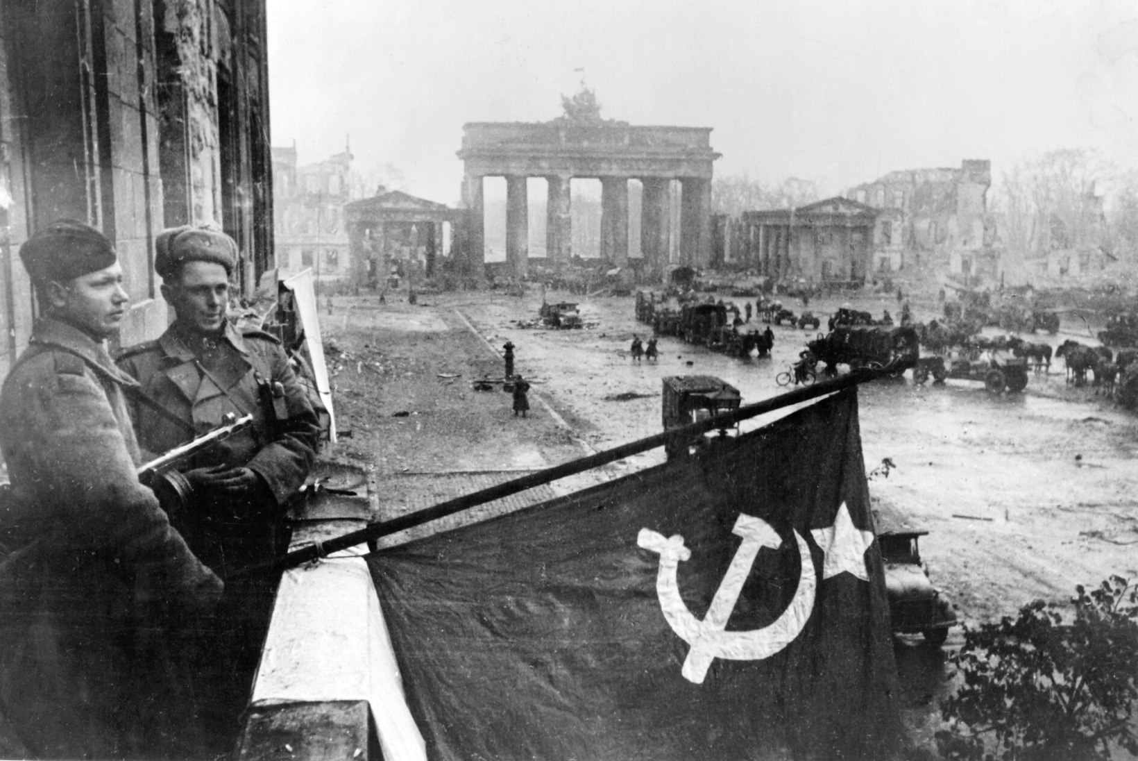 VERINE TEEKOND BERLIINI: kuhu sattus nõukogude sõdur, seal teatati vägistamistest ja tapmistest