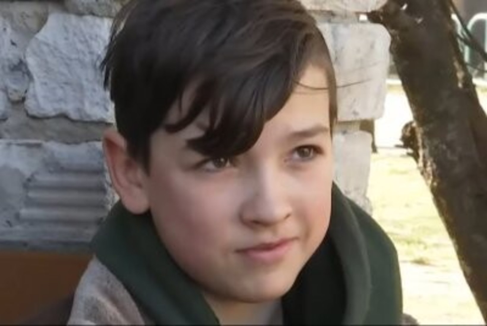 TÕELINE INGEL! 14aastane poiss hiilis iga päev okupeeritud Butšas läbi vaenlase tagala, et enam kui 30 inimesele vett ja süüa tuua