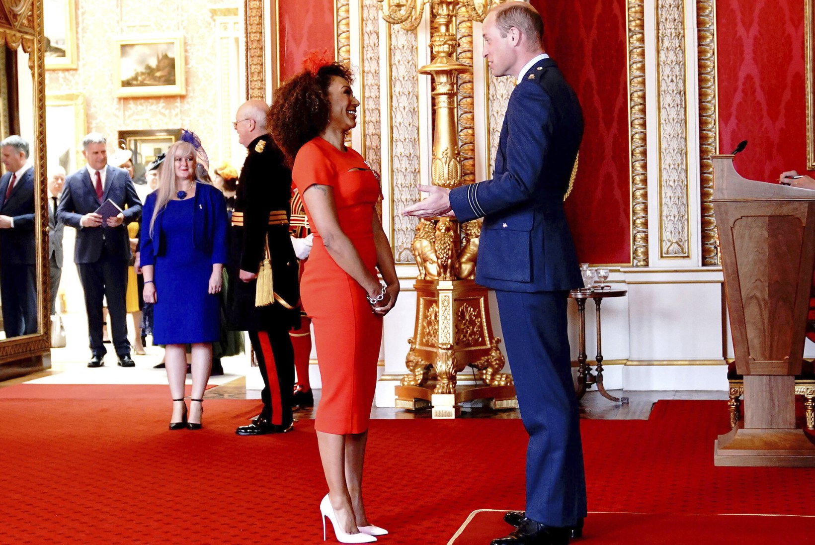 Spice Girlsi täht kohtus prints Williamiga ilma püksata!
