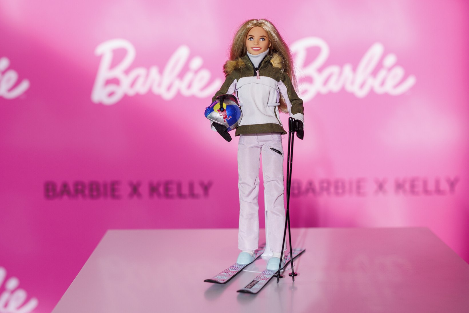 NAGU KAKS TILKA VETT: kae, milline näeb välja Kelly Sildaru Barbie!