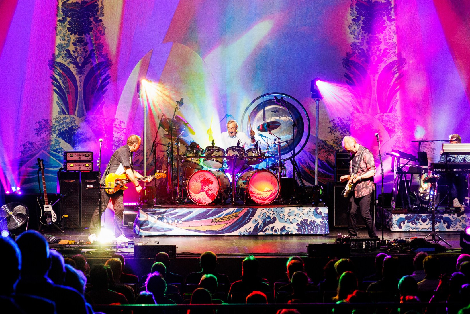 GALERII | Pink Floydi trummar Nick Mason tõi publiku ette taldrikutäie saladusi