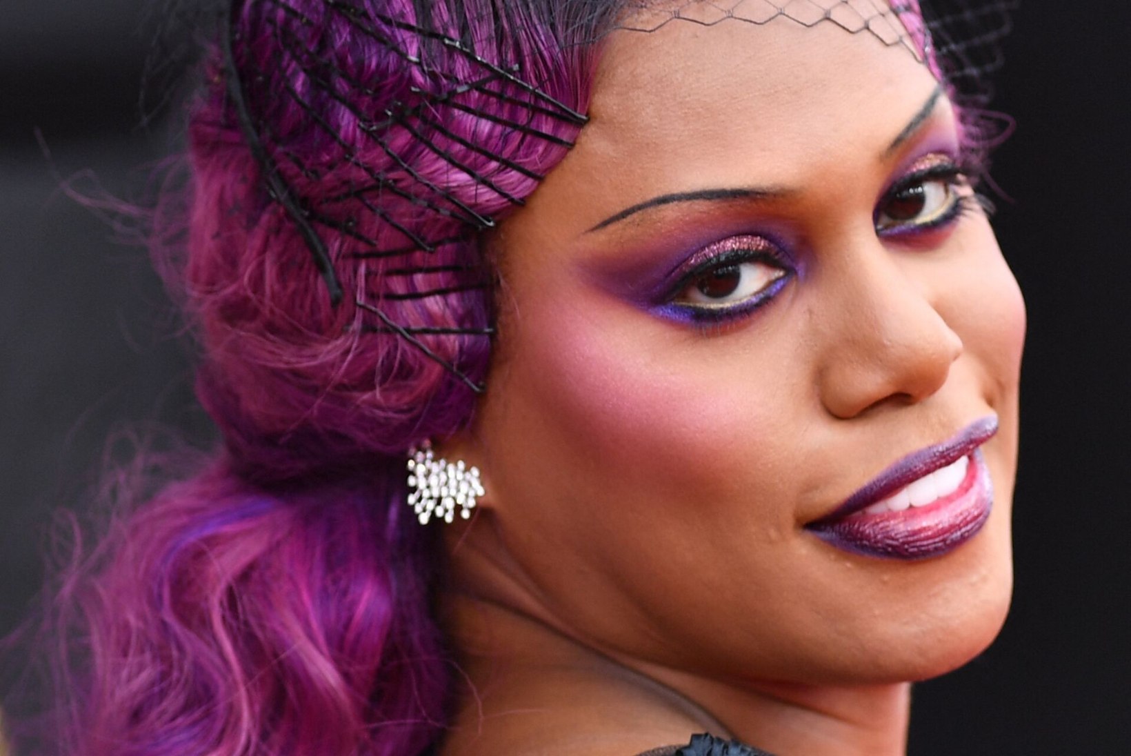 VIDEO | Transsooline näitlejanna tähistas 50. sünnipäeva tillukestes bikiinides
