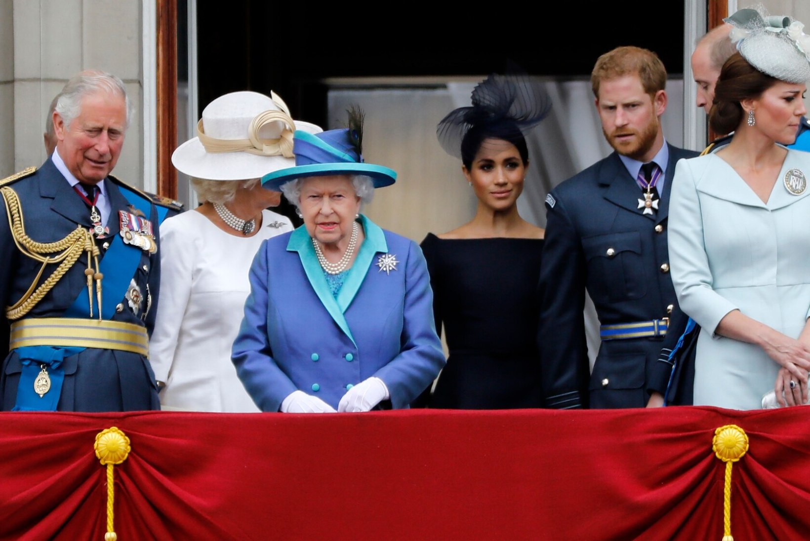 Harryt ja Meghanit ei lubata Elizabethi juubelipeol Buckinghami lossi rõdule