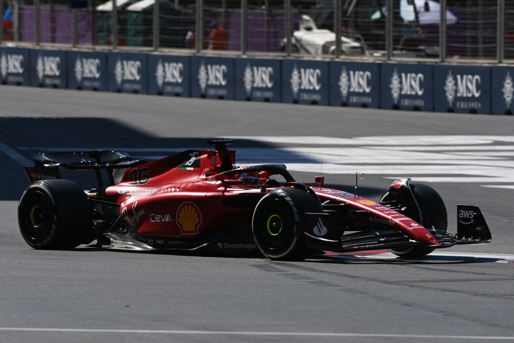 Bakuu GP: Red Bull sai kaksikvõidu, mõlemad Ferrarid katkestasid