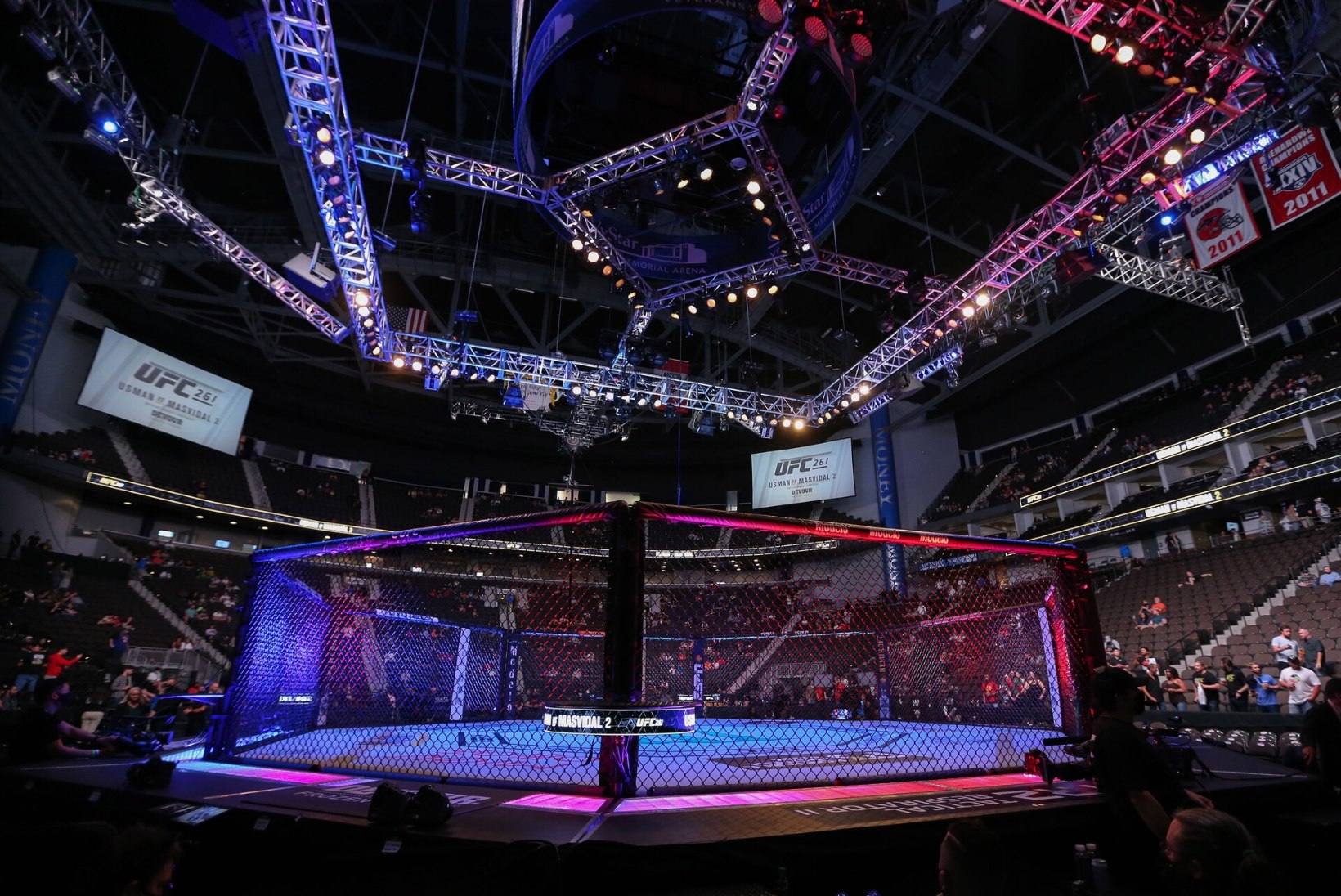 UFC vallandas valeliku ukrainlase, Musta Jaaguari